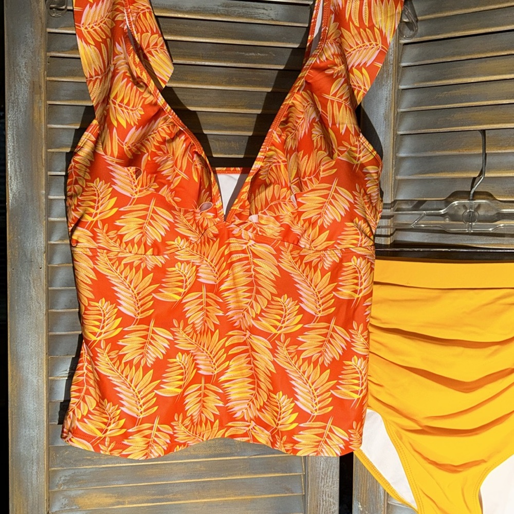 Swimsuit - Picture 2 of 4